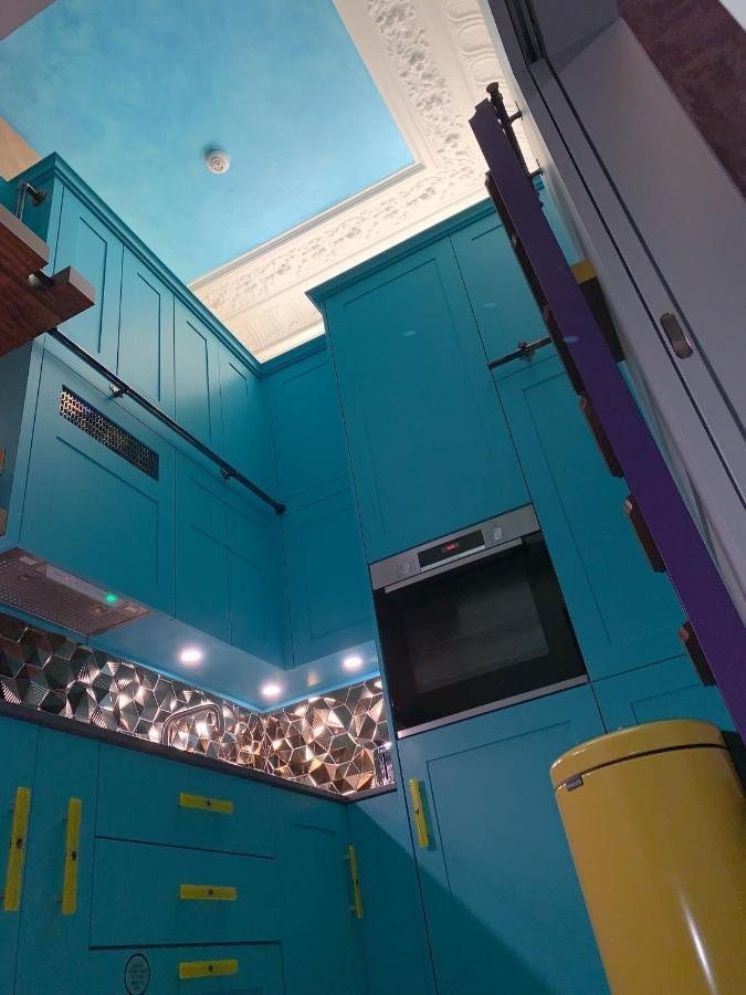 Vibrant Bohemian Seafront Flat Appartamento Hove Esterno foto