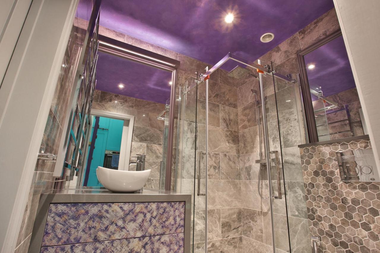Vibrant Bohemian Seafront Flat Appartamento Hove Esterno foto