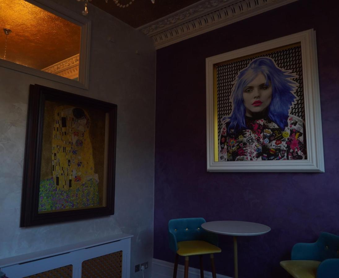 Vibrant Bohemian Seafront Flat Appartamento Hove Esterno foto